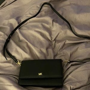 Unused Michael kors bag. Perfect for night out! Willing to negotiate